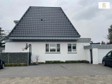 Hausansicht Architektenhaus TOP modernisiert mit drei zus�tzlichen Wohnungen in Strandn�he