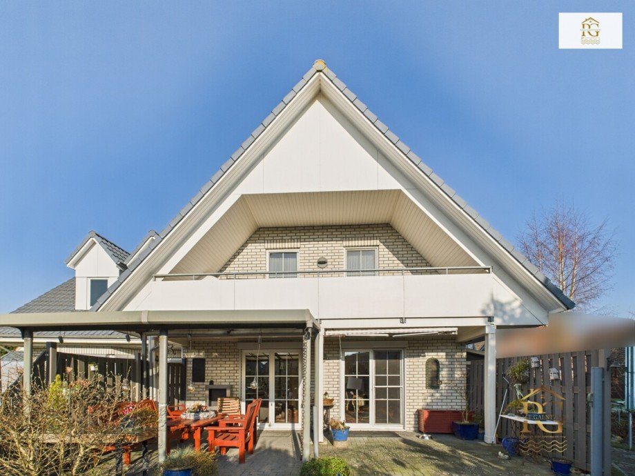 Hausansicht vom Garten Doppelhaush�lfte Geestland