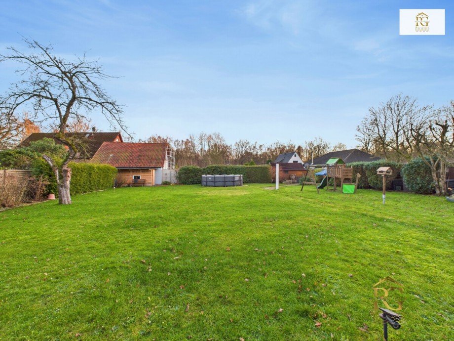 gro�er gepflegter Garten Mehrfamilienhaus Schiffdorf / Bramel