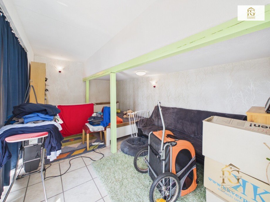Diele bis Durchgang zur Terasse Einfamilienhaus Steinau / H�ring
