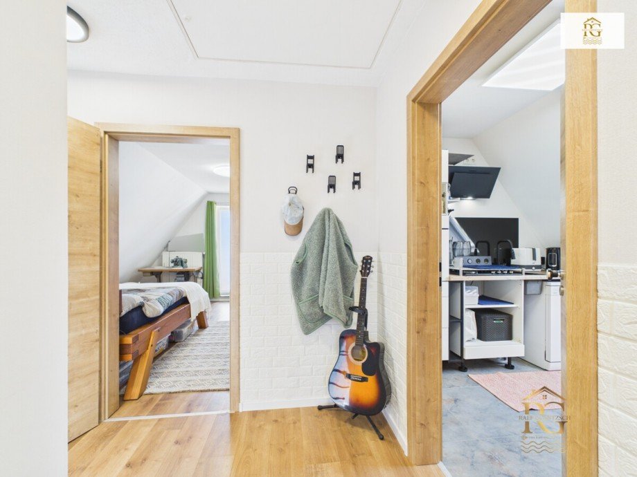 OG Flur mit 2 K�che /Einliegerwohnung m�glich Einfamilienhaus Otterndorf
