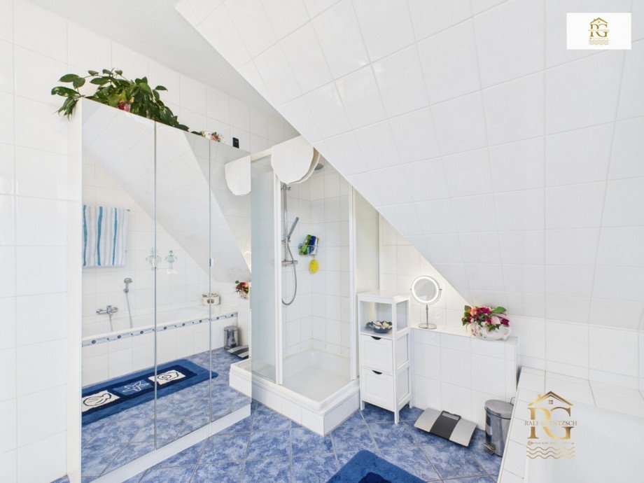 OG Badezimmer Doppelhaush�lfte Geestland