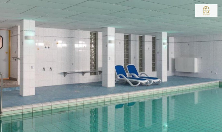 Schwimmbad im Hauptgeb�ude Etagenwohnung Cuxhaven