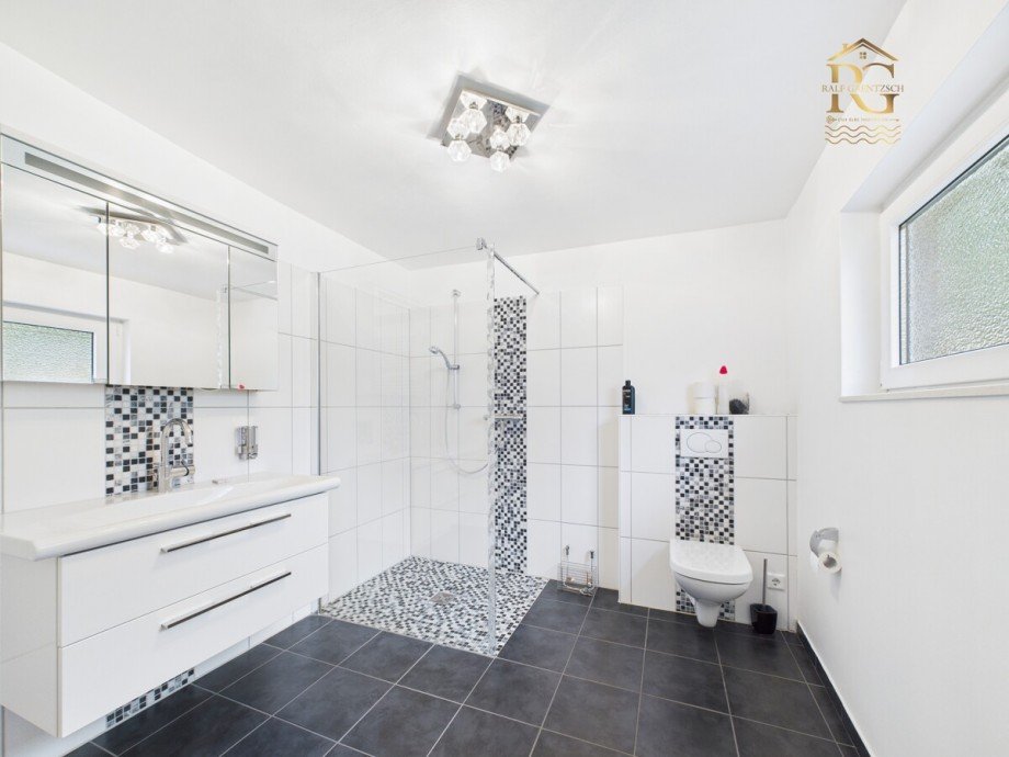 Badezimmer Erdgeschoss Einfamilienhaus Neuhaus an der Oste