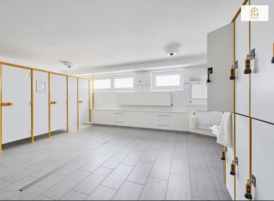 Schwimmbad Umkleiden im Hauptgeb�ude Etagenwohnung Cuxhaven