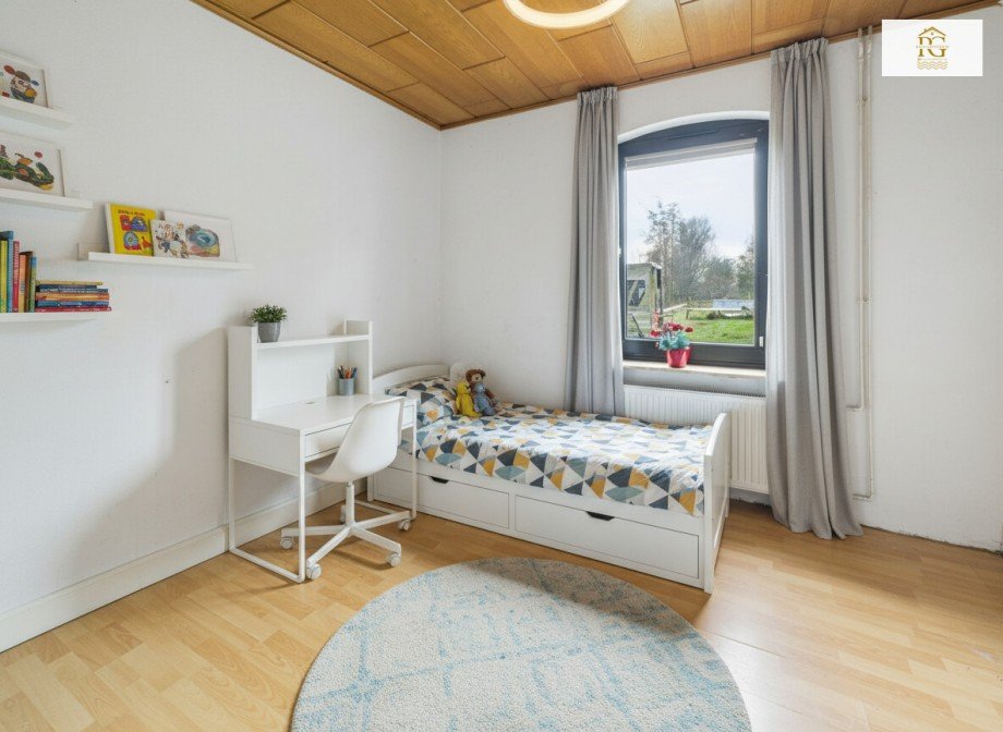 Schlafzimmer 1 EG KI generiert als Wohnm�glichkeit Einfamilienhaus Otterndorf